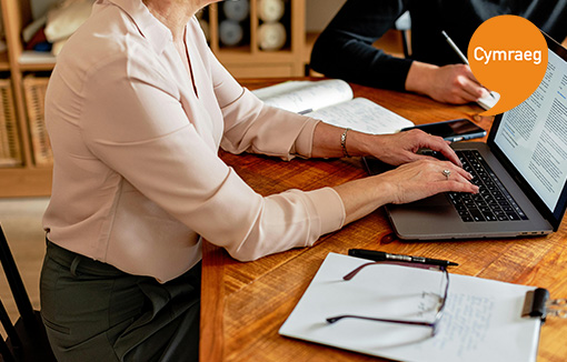 Dulliau a Methodoleg