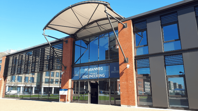 Labordai Cyfrifiadurol Adeilad Canolog Peirianneg