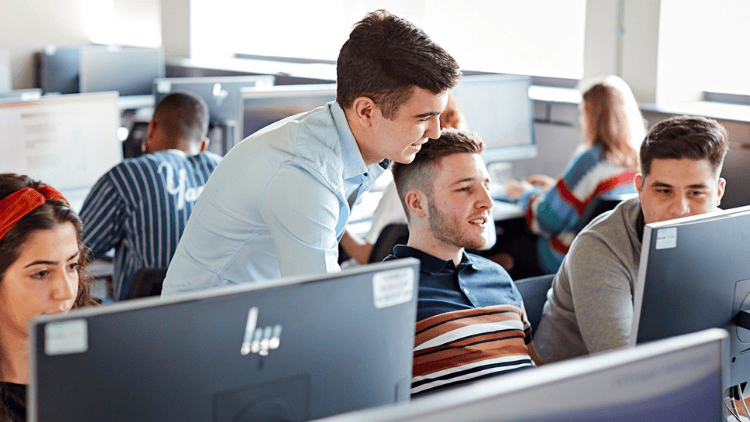 Labordy Cyfrifiadurol 004